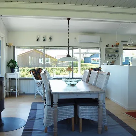Holiday Close To The Beach Enghusvej 098538 Hébergement de vacances *